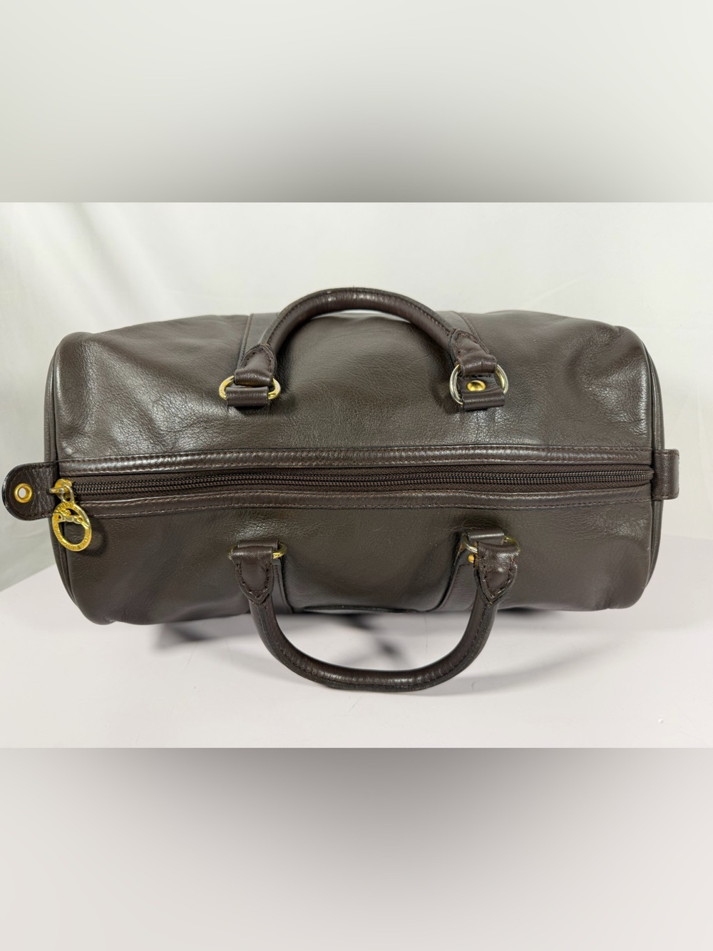 3061: Vintage Longchamp Brown Leather Boston Duffle Travel Bag - Picture 8 of 13